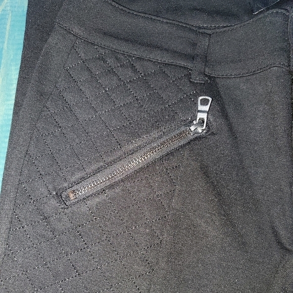 Stretch Black Pants with Quilted Detail Size 9 - Picture 4 of 9